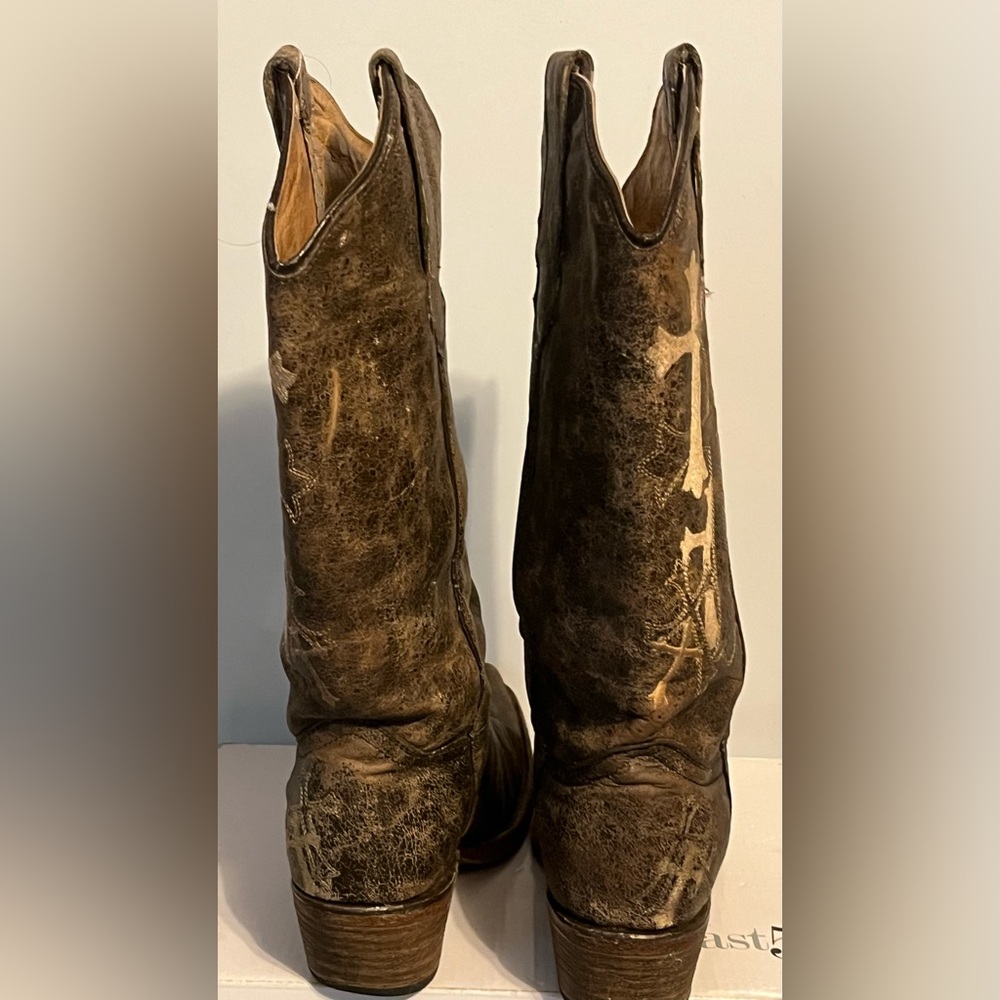 Ladies Circle G Brown Western Cowboy Boots with Cross Design - Picture 2 of 13